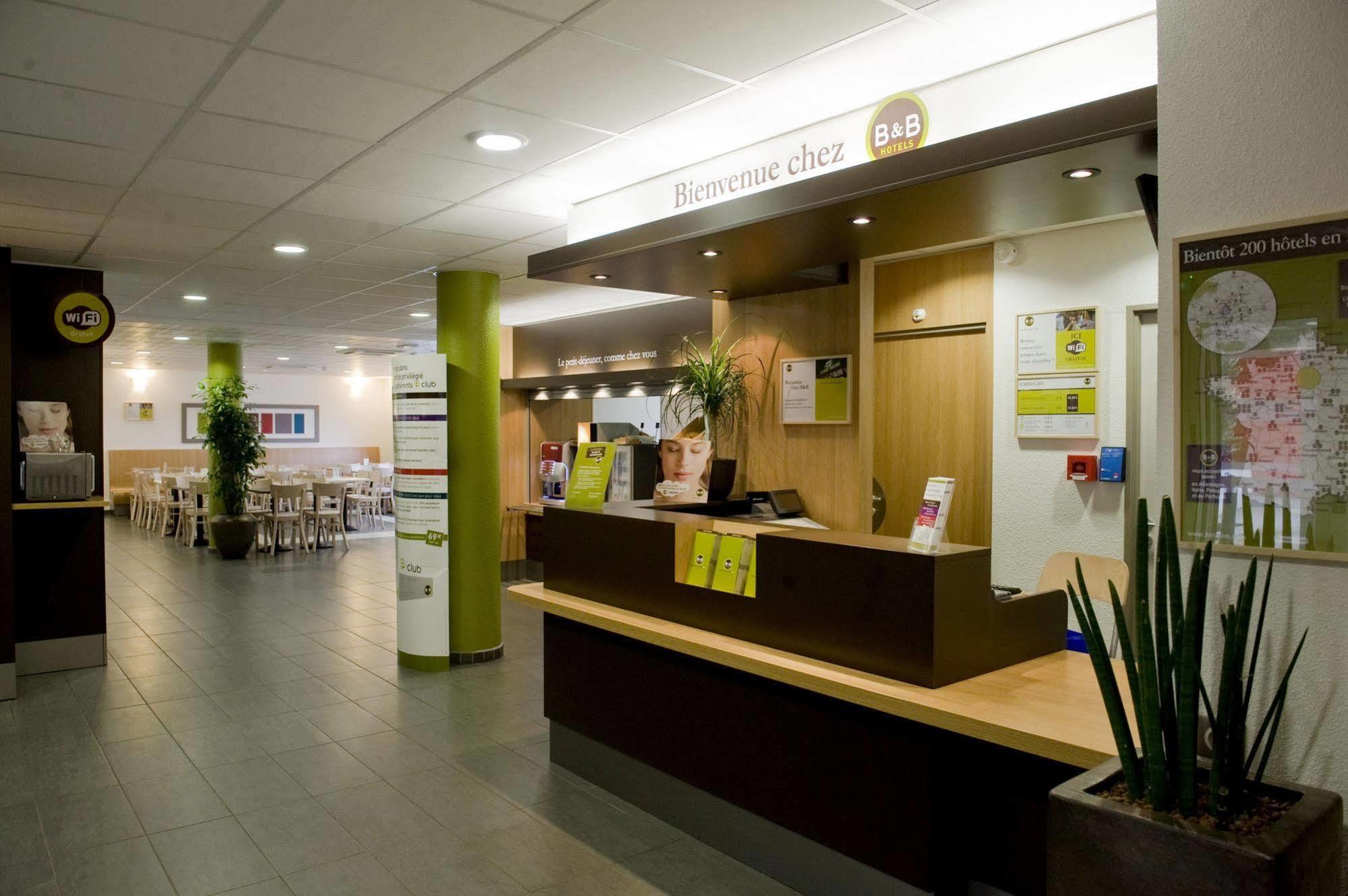 B&B Hotel Paris Le Bourget Bagian luar foto