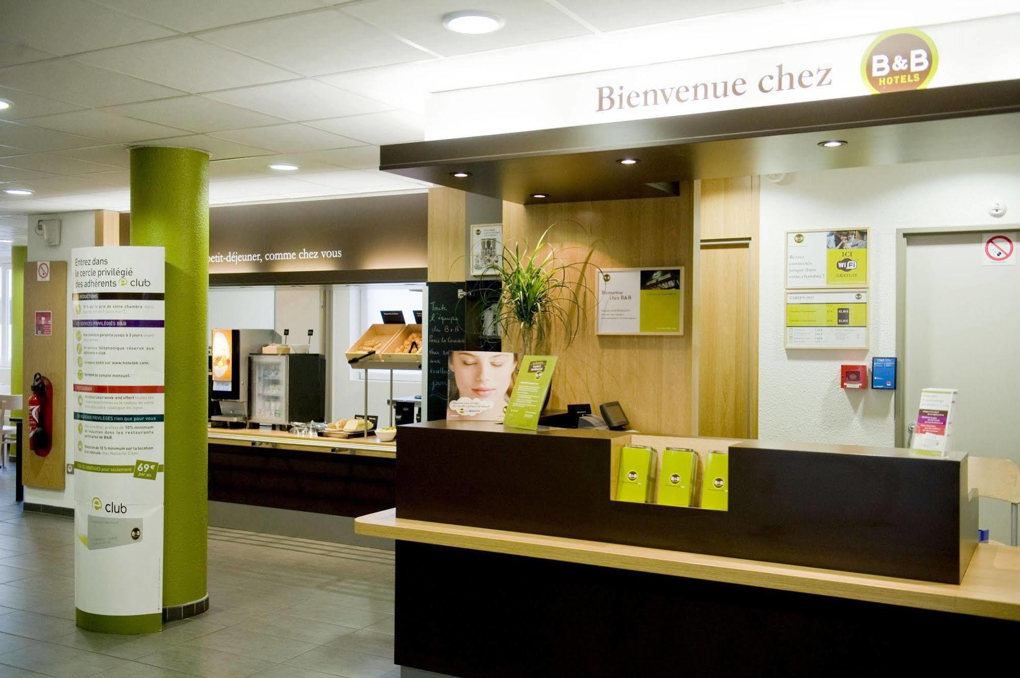 B&B Hotel Paris Le Bourget Bagian luar foto
